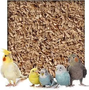 Einstreu für Vögel: Verschiedene Sittiche vor einem Hintergrund aus Einstreu. Geeignet für die Vogelhaltung und als Käfigeinstreu.